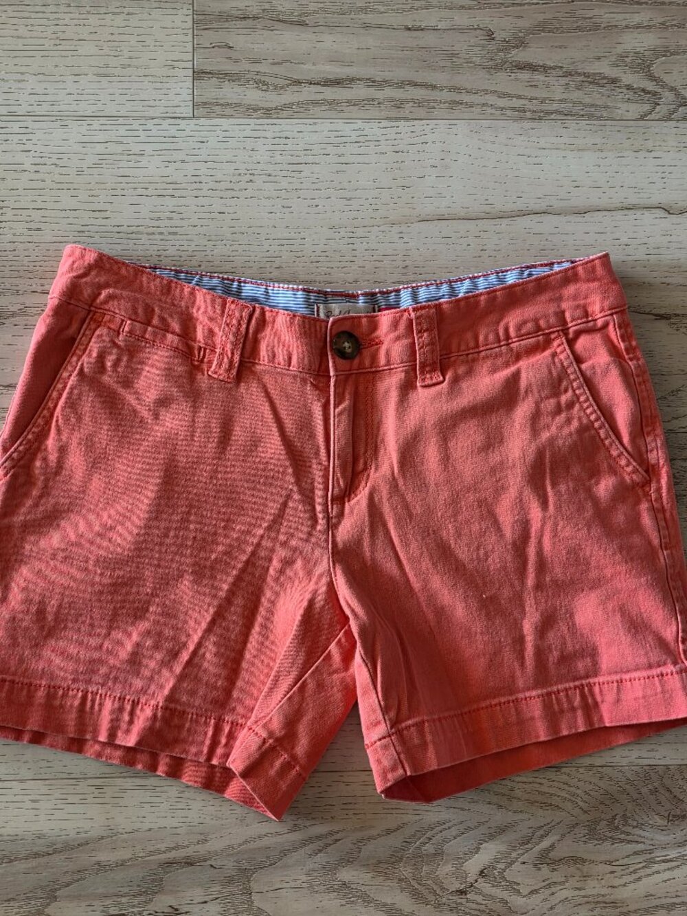 Belk Red Camel Coral Pink Chino Shorts – Size 7
